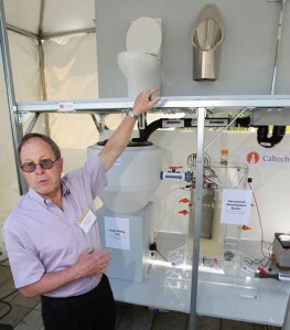 Michael-Hoffmann_toilet